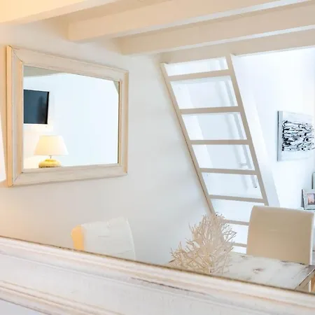 Spanish Step Nest Luxury *