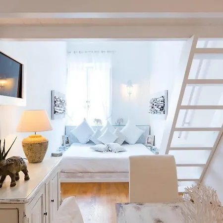 Spanish Step Nest Luxury Apartment